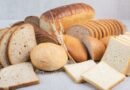 Alimentos com carboidratos - foto com pães e cereais